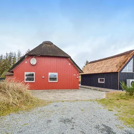 In Romo With Kitchen